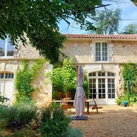 Avec Piscine Chauffée Et Wi-fi En Pleine Nature - Fr-1-653-283 * Pranzac